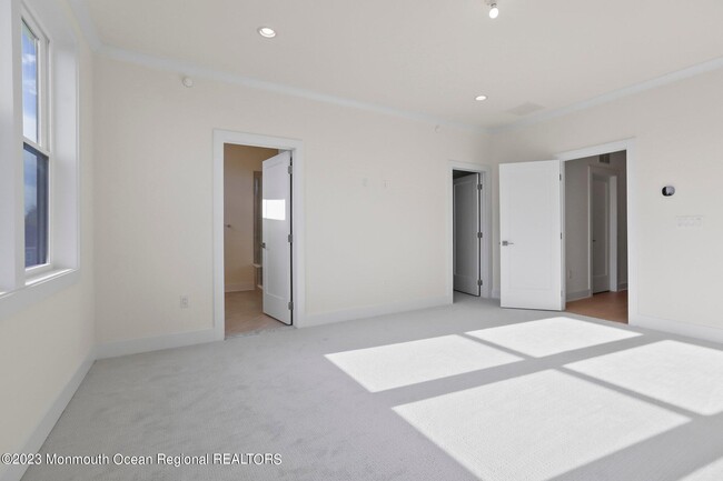 Building Photo - 3 Valiant Ct