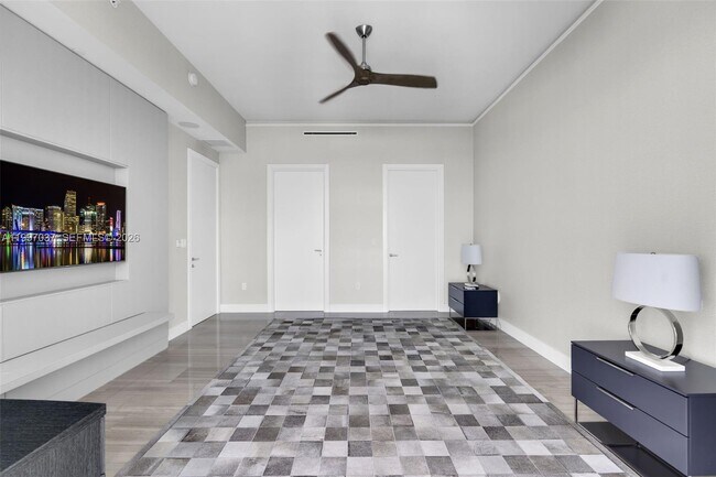 Building Photo - 1451 Brickell Ave