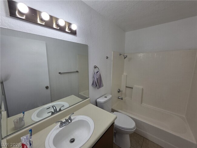 Building Photo - 3150 N Soft Breezes Dr