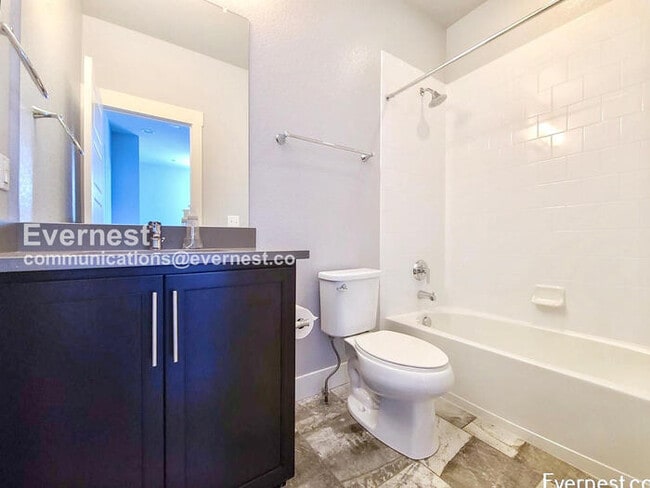 Building Photo - 5470 Trenton St