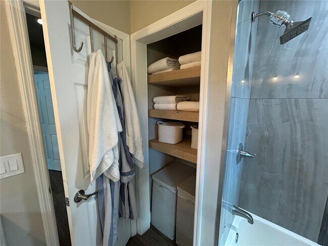 Building Photo - 1406 S Keene Rd