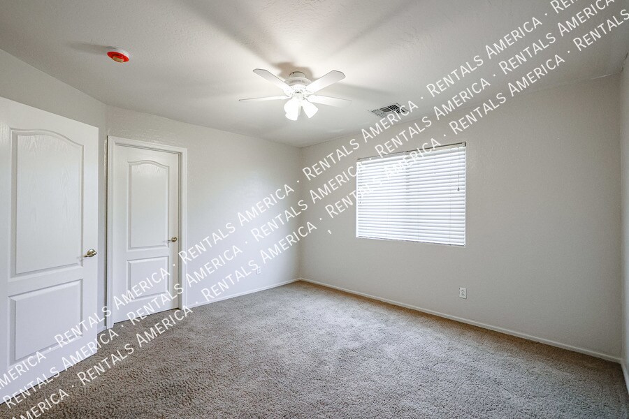 Building Photo - 1155 E Winchester Pl