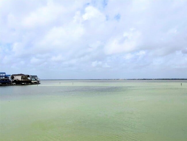 Building Photo - 1122 Makatea St