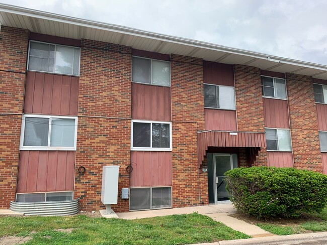 Mather Street Apartments - 400 Mather St Alton IL 62002 | Apartment Finder