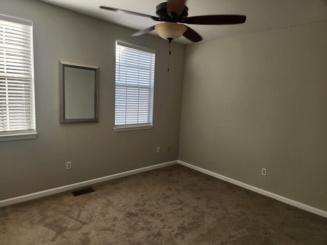 Building Photo - 2 Bedroom 2.5 bath Townhouse-Midlothian/Charter Colony area