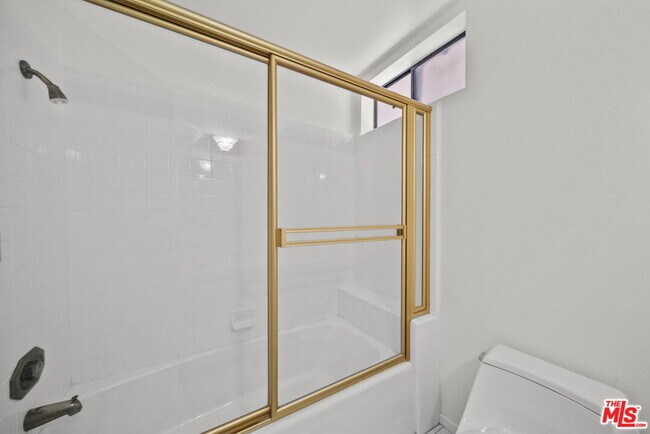 Building Photo - 14572 Dickens St