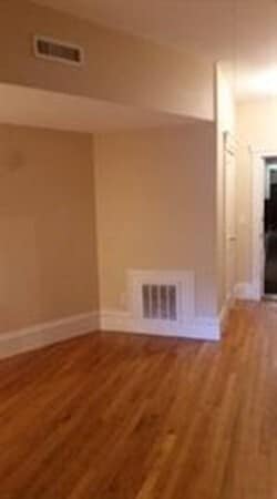 Building Photo - 51 Park Dr