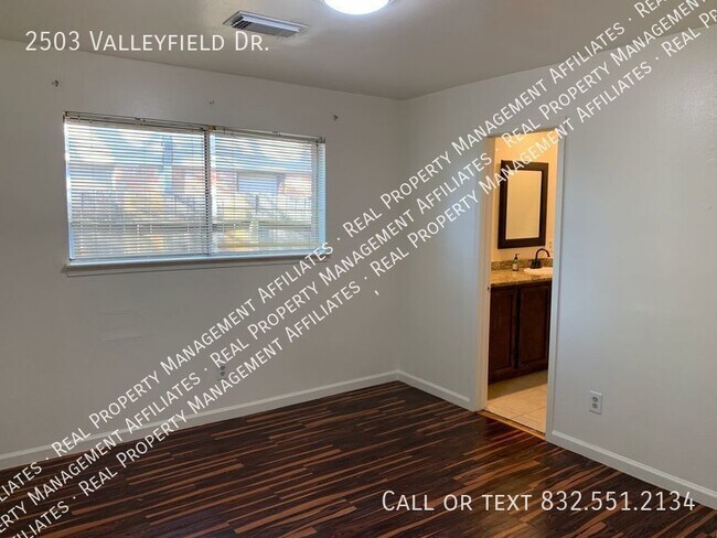 Building Photo - Great Spring Branch Location!