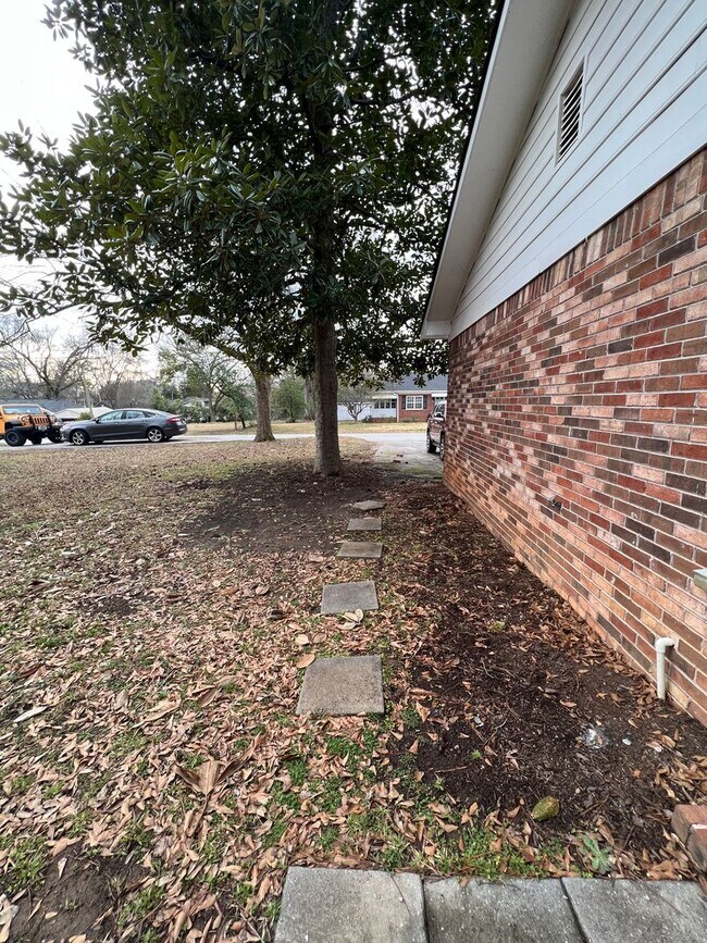 Building Photo - Location! Location! Location!