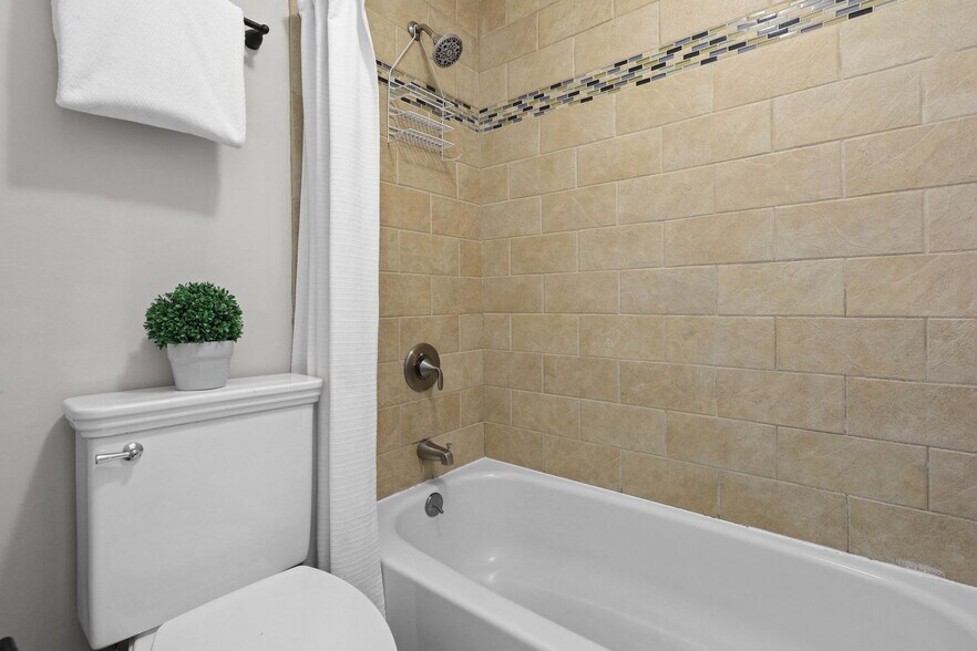 Building Photo - 10411 Corbeil Dr