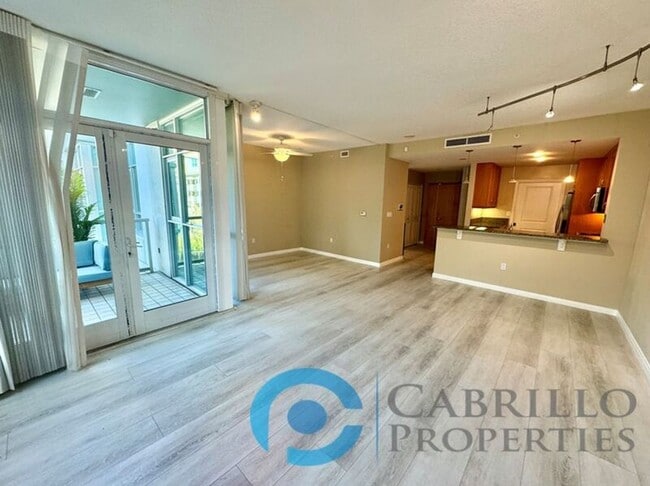 Building Photo - 850 Beech St