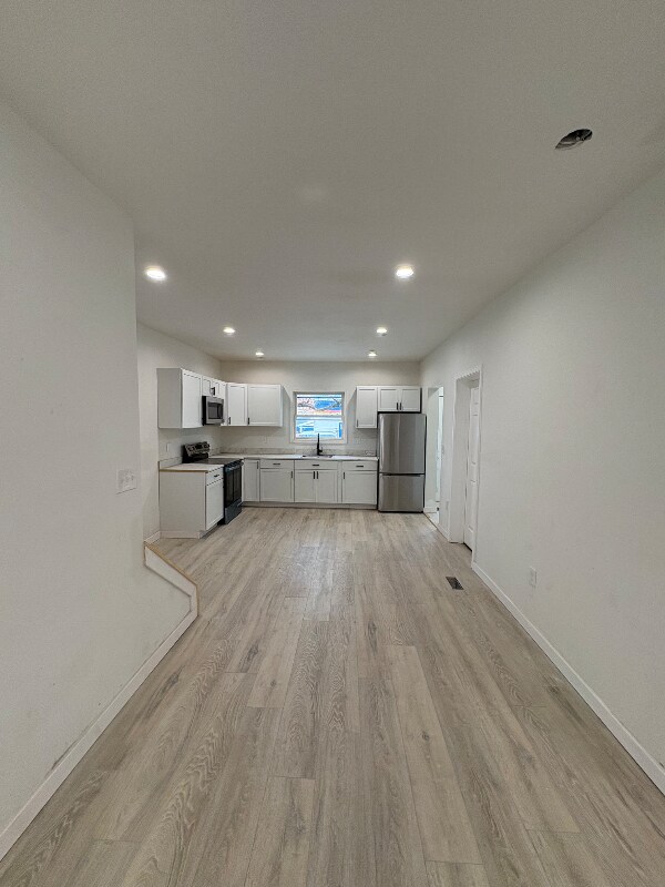 Building Photo - 2104 8th Ave