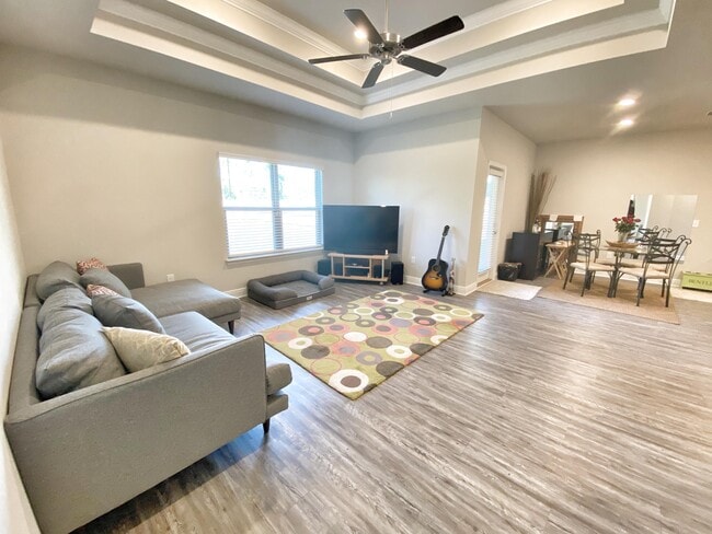 Building Photo - 3605 Turquoise Dr