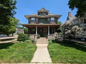 Building Photo - 437 Pleasant St SE