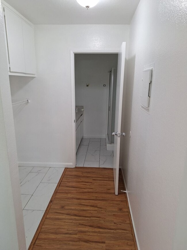Building Photo - **Move in Special**, 2 Bed / 2 Bath in the...