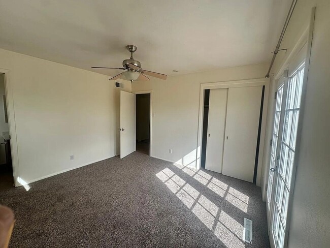 Building Photo - 4024 Comanche Rd NE