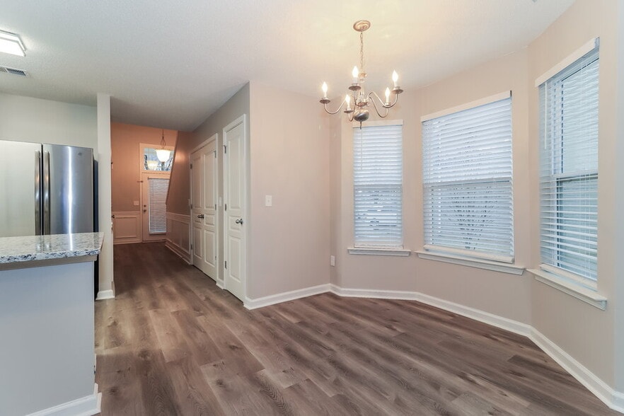 Building Photo - 168 Darbys Run Dr