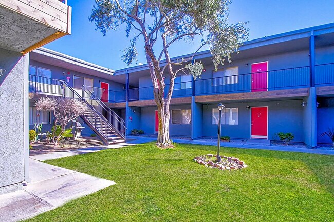 Welcome to your new home with a vibrant community flair and refreshing outdoor spaces. - The MARQ at 1600