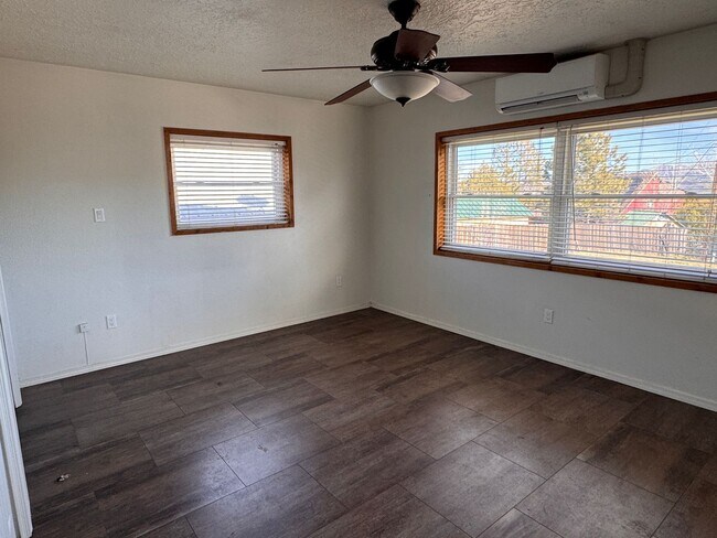 Building Photo - 3 Bedroom, 2 Bathroom Home in Cedar Crest, NM.