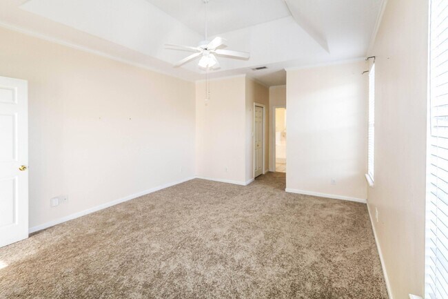 Building Photo - 5803 Carriage Hills Dr