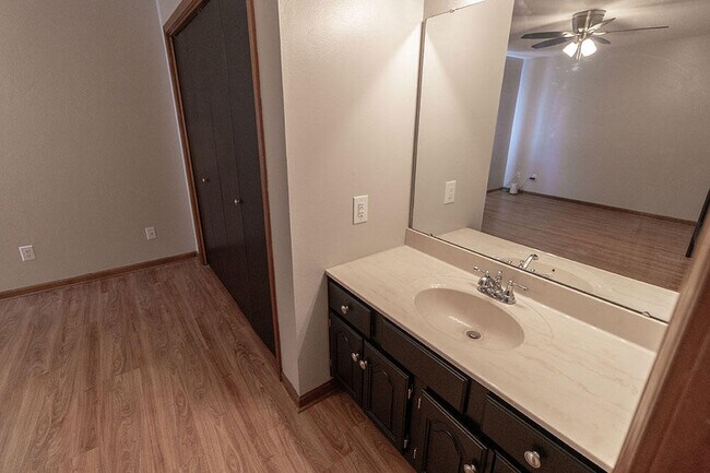 Building Photo - 1508 S Azalea