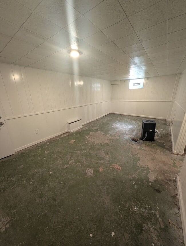 Building Photo - Newly Renovated 3Bd/2Bath Home with Bonus Room -- Available NOW!
