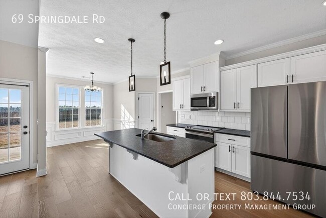 Building Photo - 69 Springdale Rd