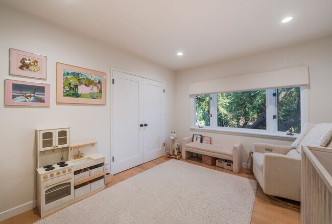 Building Photo - Beautiful Tarzana Rental!