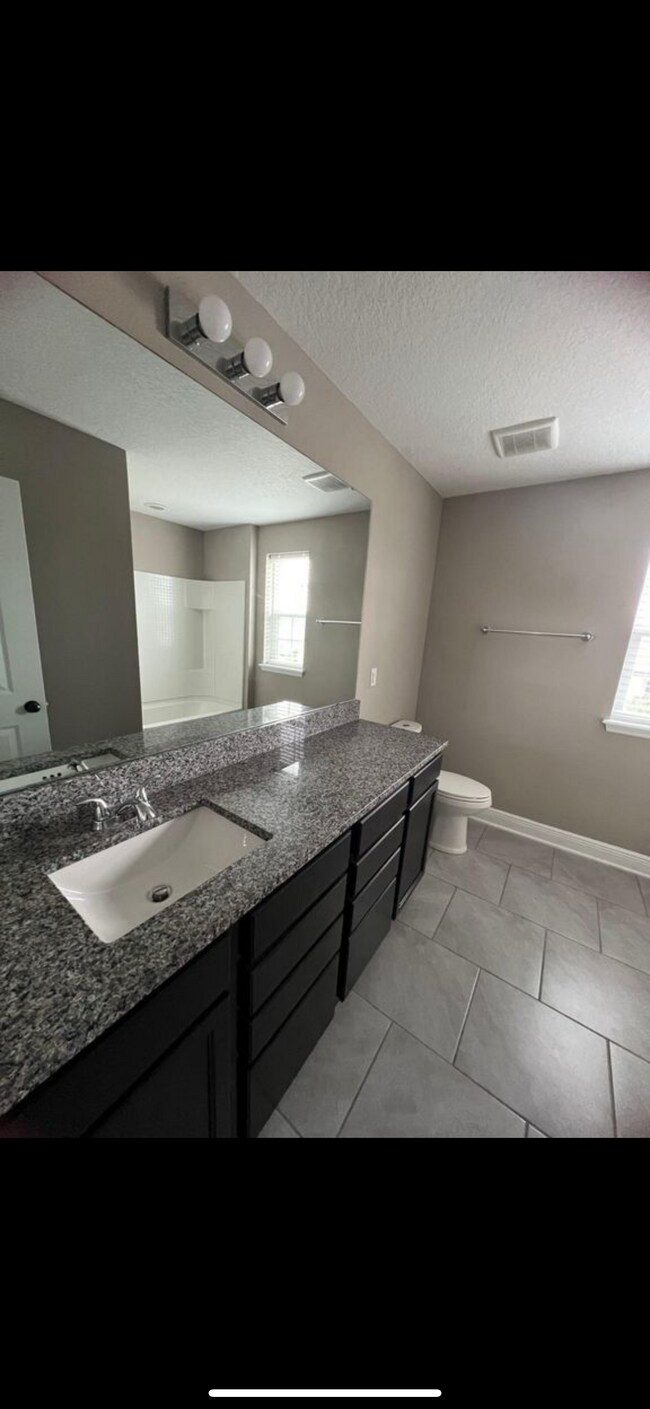 Building Photo - 1638 Highbanks Cir