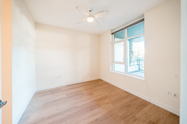 Building Photo - 475 Redwood St