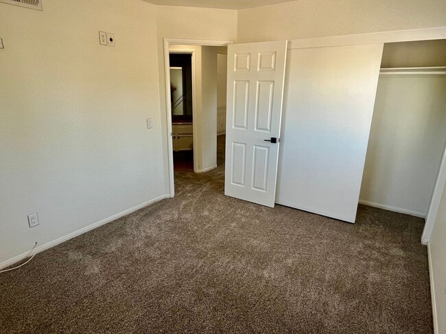 Building Photo - 4 Bedroom 3 Bath  Rancho Del Rey -Chula Vista