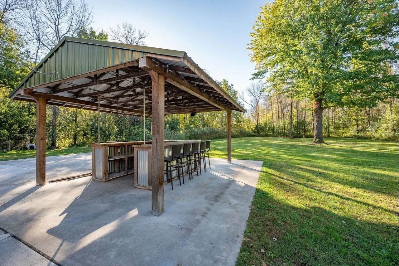 Building Photo - 969 Riverside Dr