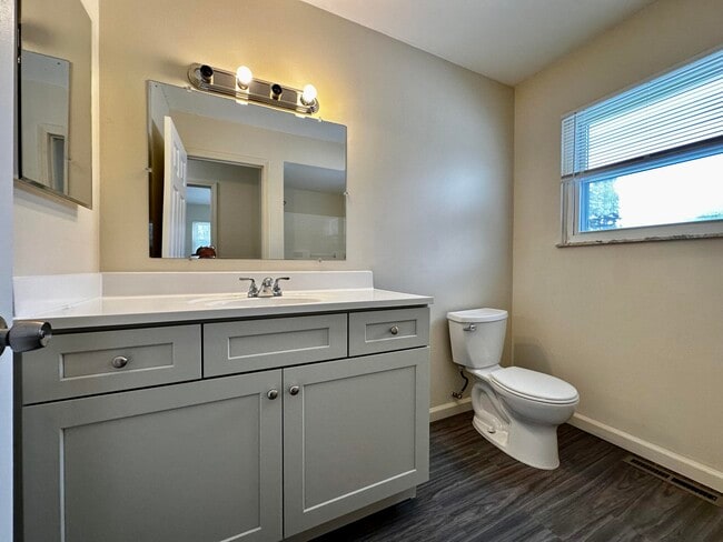 Building Photo - 61 /63 Maplecrest Dr