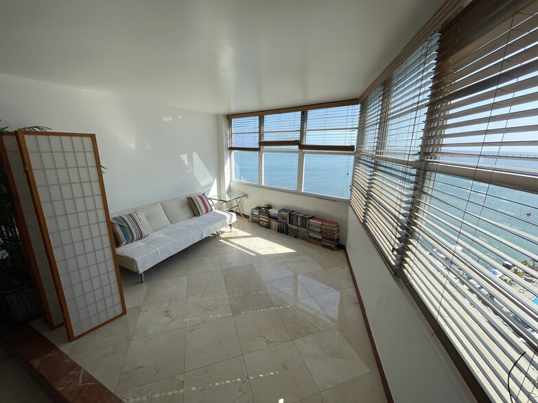 Building Photo - 801 Brickell Bay Dr