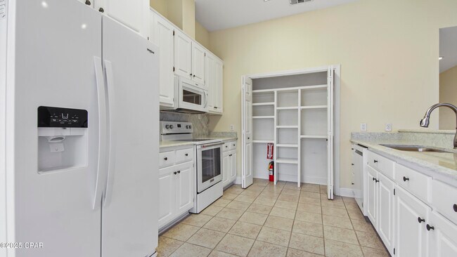 Building Photo - 139 Bonaire Dr