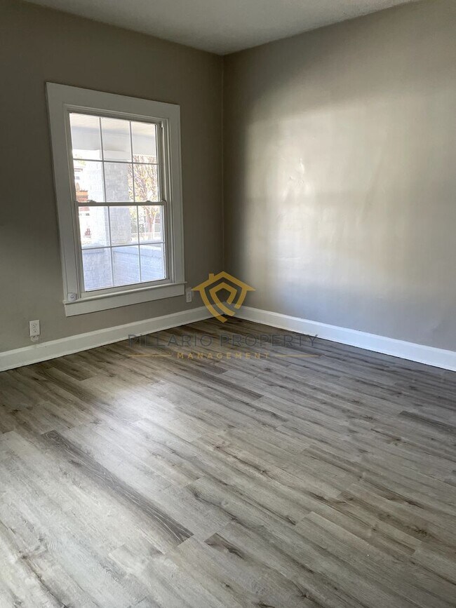 Building Photo - 926-928 N Tuxedo St.