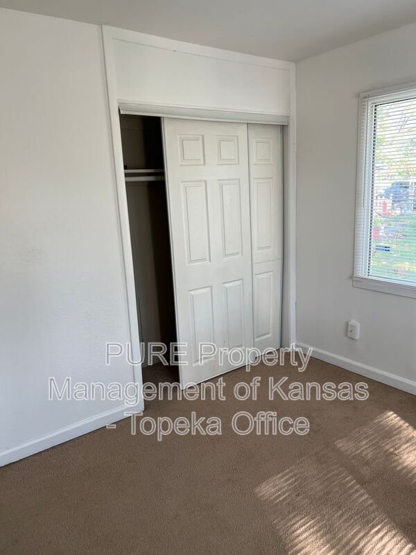 Building Photo - 3643 SW Clare Ave