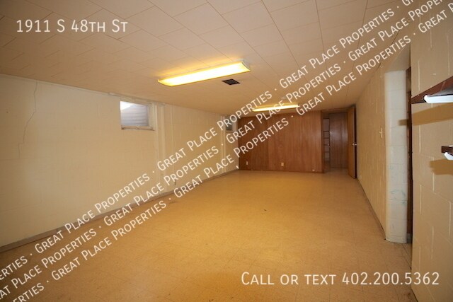 Building Photo - 1911 S 48th St