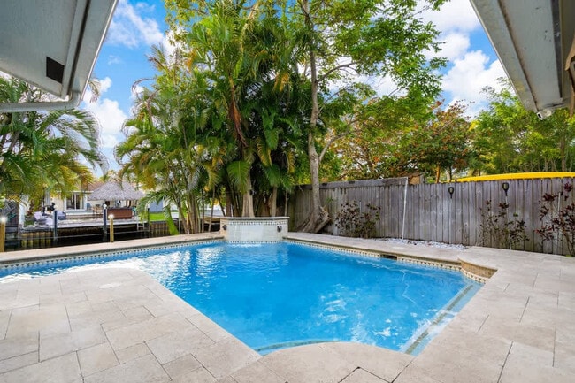 Building Photo - 2065 SW 28th Terrace