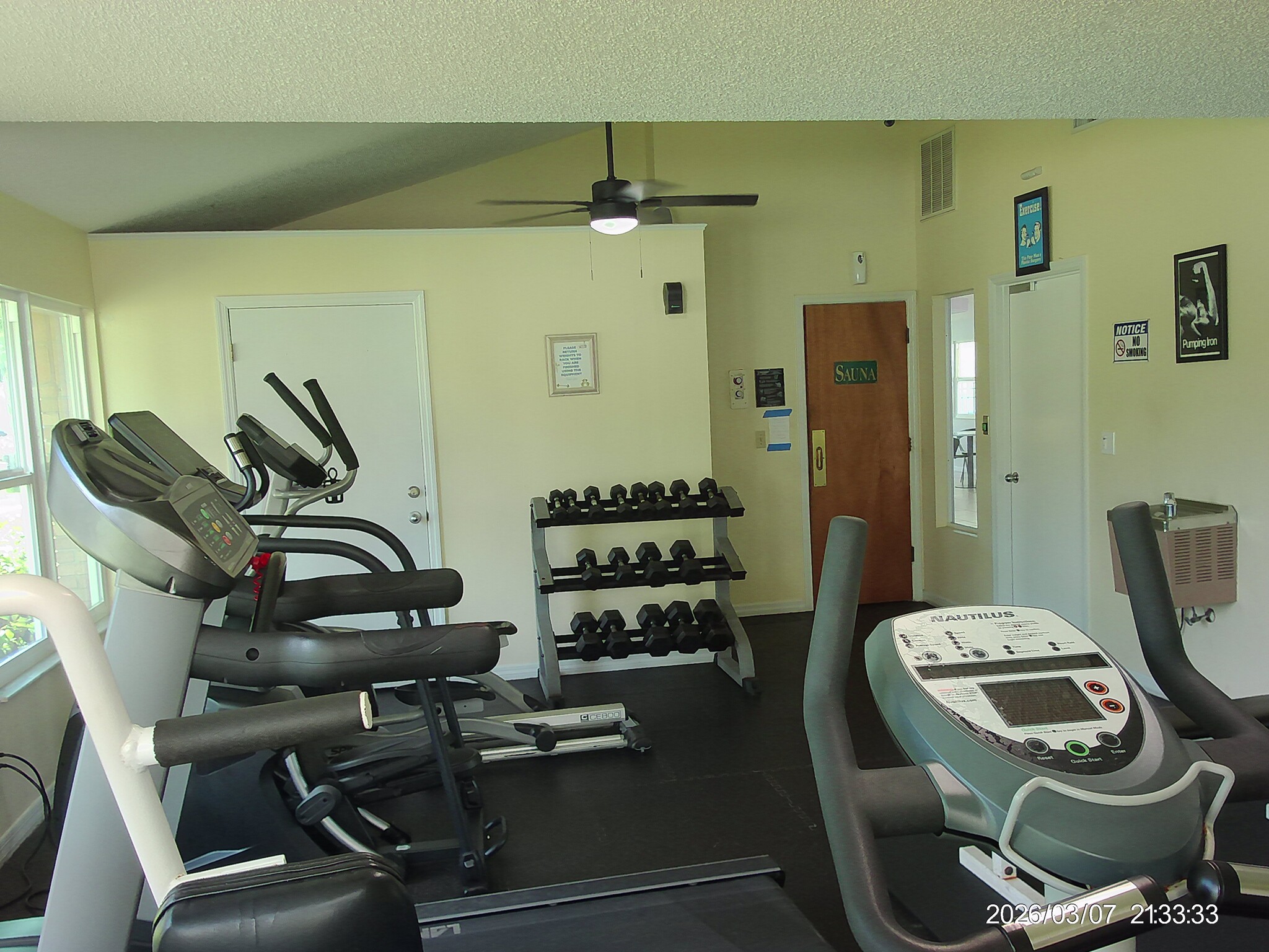 Building Photo - 5015 Laguna Bay Cir