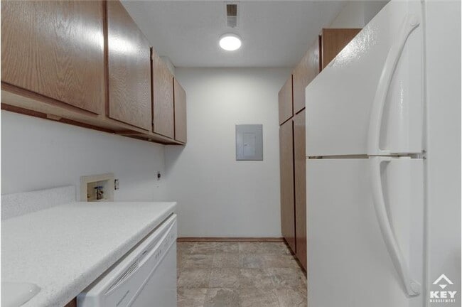 Building Photo - 7011 W Sheriac Cir