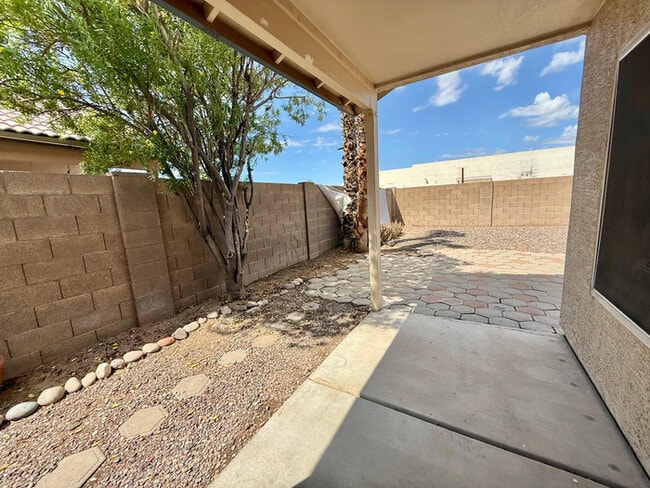 Building Photo - 2316 E Kelton Ln