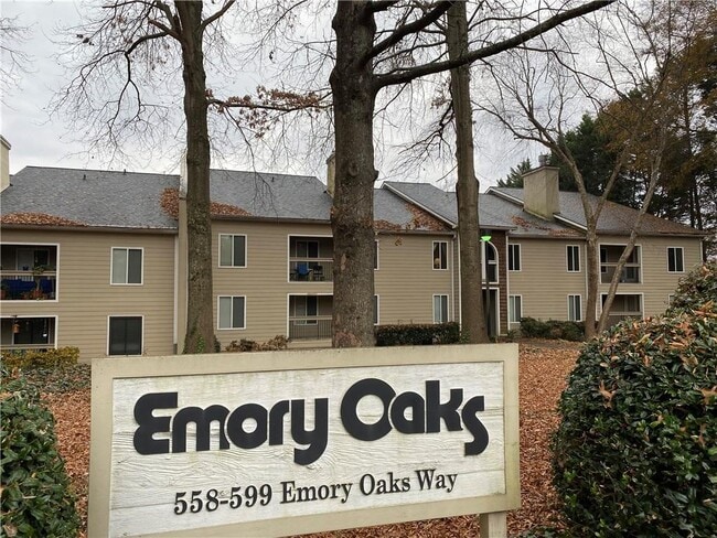 Building Photo - 558 Emory Oaks Way