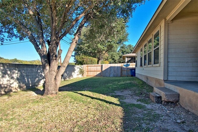 Building Photo - 1232 Kenneys Way