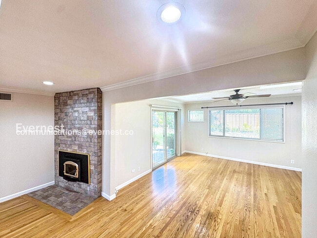 Building Photo - 108 Madora Pl