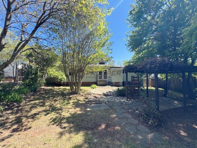 Building Photo - 20 Sir Abbott St