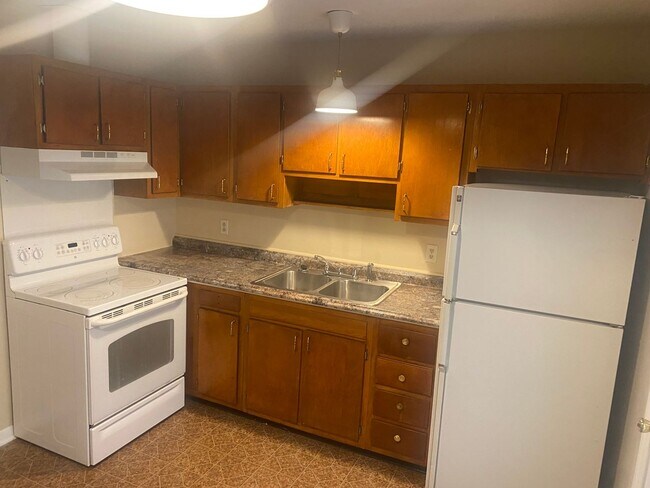 Building Photo - 3113 Erskine Dr