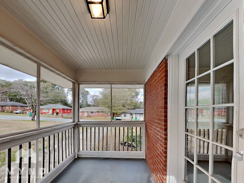 Building Photo - 837 Northview Dr