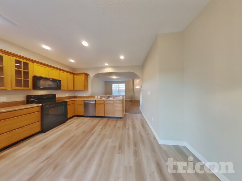 Building Photo - 2027 Shadow Creek Blvd