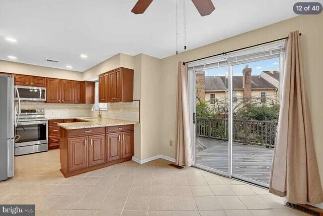 Building Photo - 7427 Salford Ct